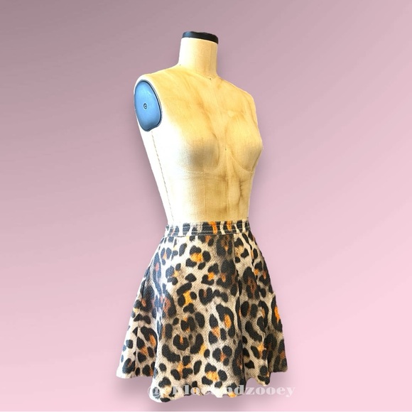 NWT Unworn Y2K Leopard Skater Skirt Textured Quilted Box Pleat Alternative Retro - Picture 3 of 6